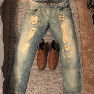 NWOT Distressed men’s jeans
